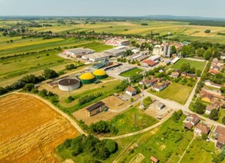 Instalacja biogazowni rolniczej ze zbiornikami fermentacyjnymi pokazująca, czym jest biogazownia i jak działa proces produkcji biogazu